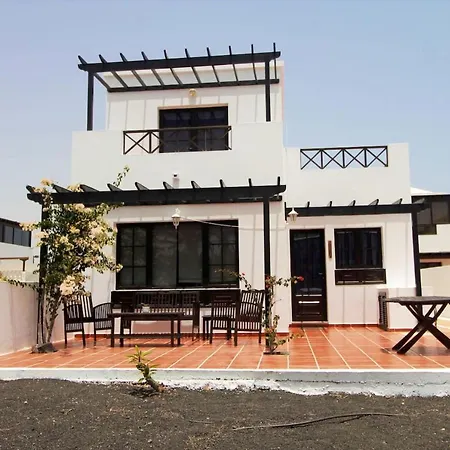 Dom wakacyjny House With 3 Bedrooms In Tias With Terrace And Wifi Puerto del Carmen (Lanzarote)